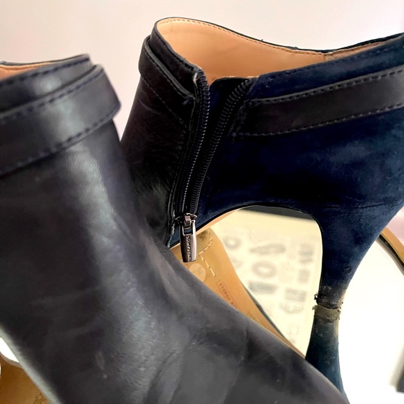 NAVY BLUE LEATHER AND SUEDE BOOTIES - Picture 6 of 10